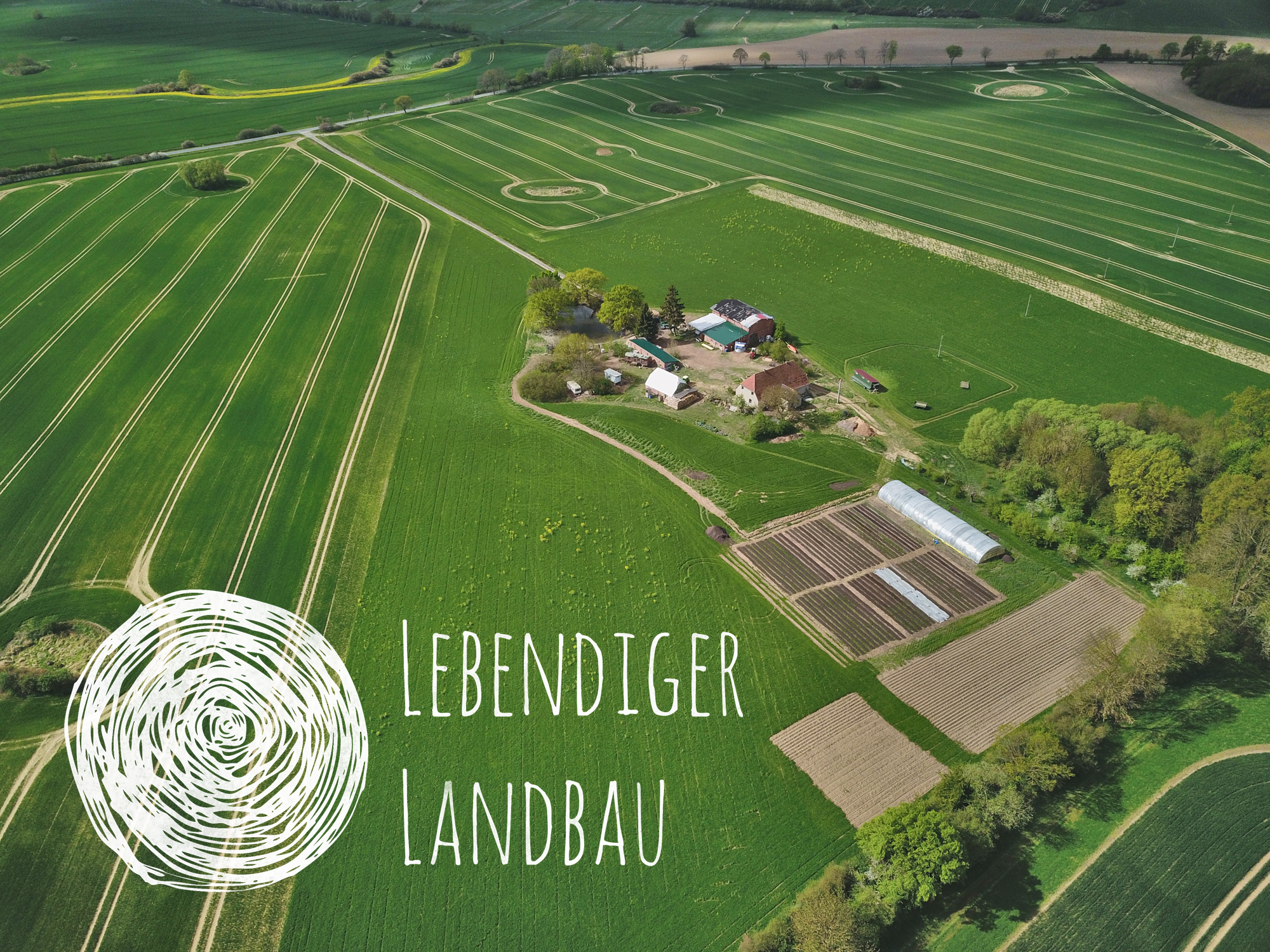 upload/FD Schwerin-Rostock/Drohnenshot mit Logo 2019 kl_FÖJ_Lebendiger Landbau.jpg